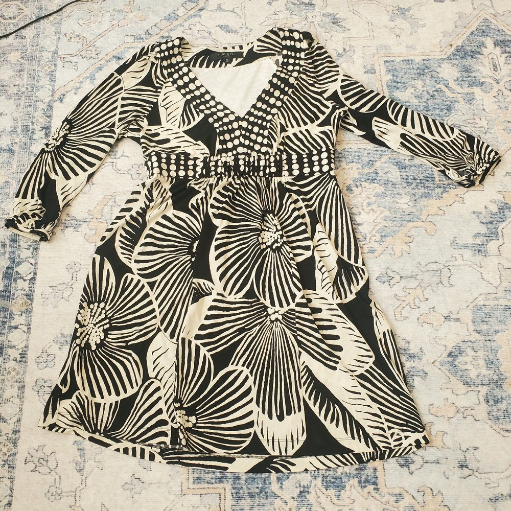 Nine West Black and Cream Floral V-Neck Long Sleeve Dress